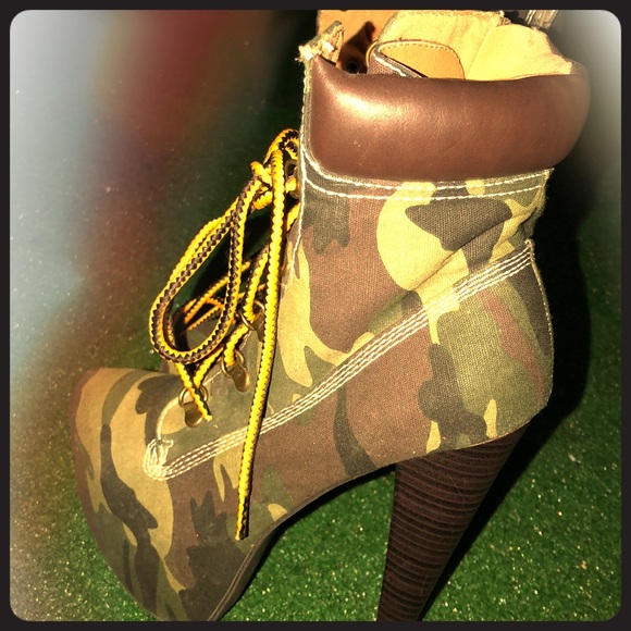 Heels - Picture 1 of 1